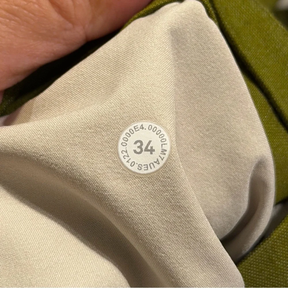 Lululemon Size 34 Juniper Green Commission Classic-Fit Short 9